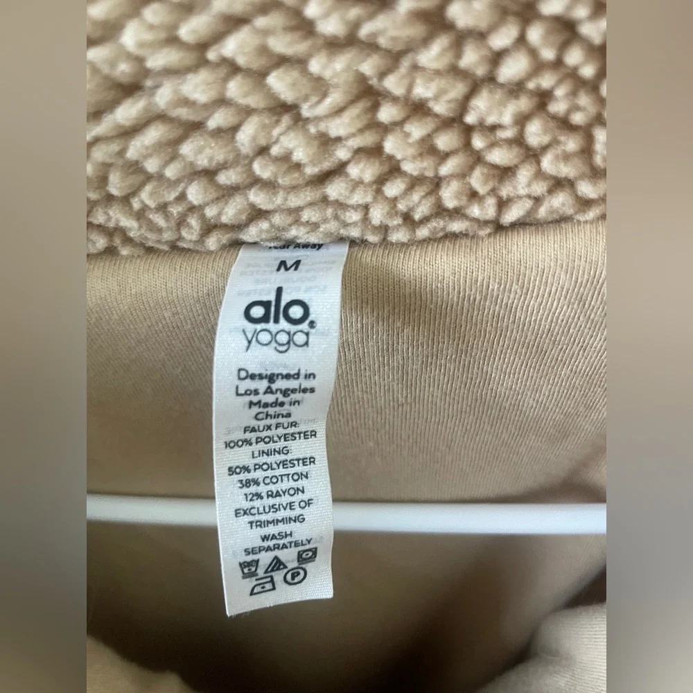 Alo Yoga Foxy Sherpa Camel Jacket size Medium